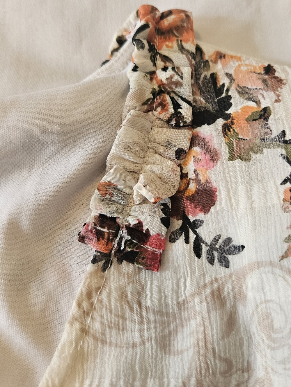 Femella Black - Cream Floral V-Neck Dress with Pink & Orange Blooms Medium Size - Picture 10 of 15
